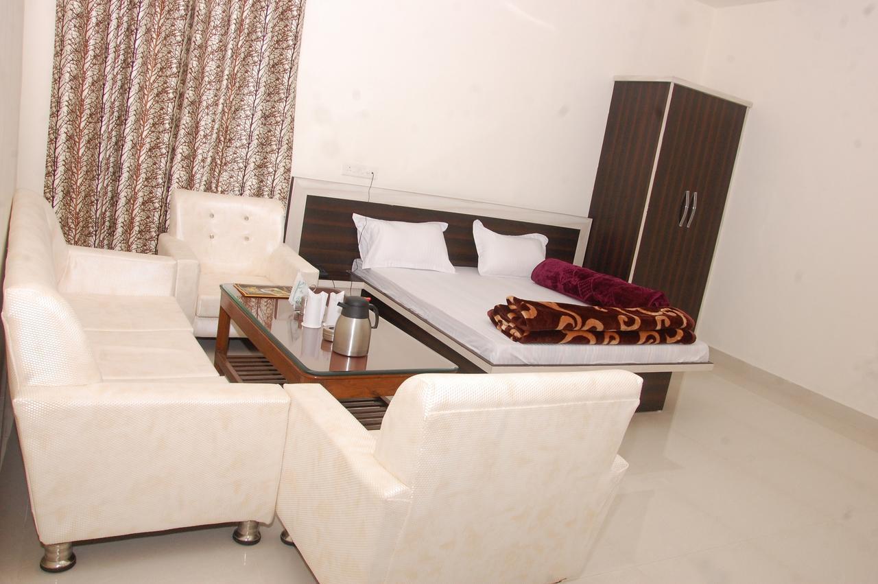 Hotel Prem Bandhan Hisār Exterior foto
