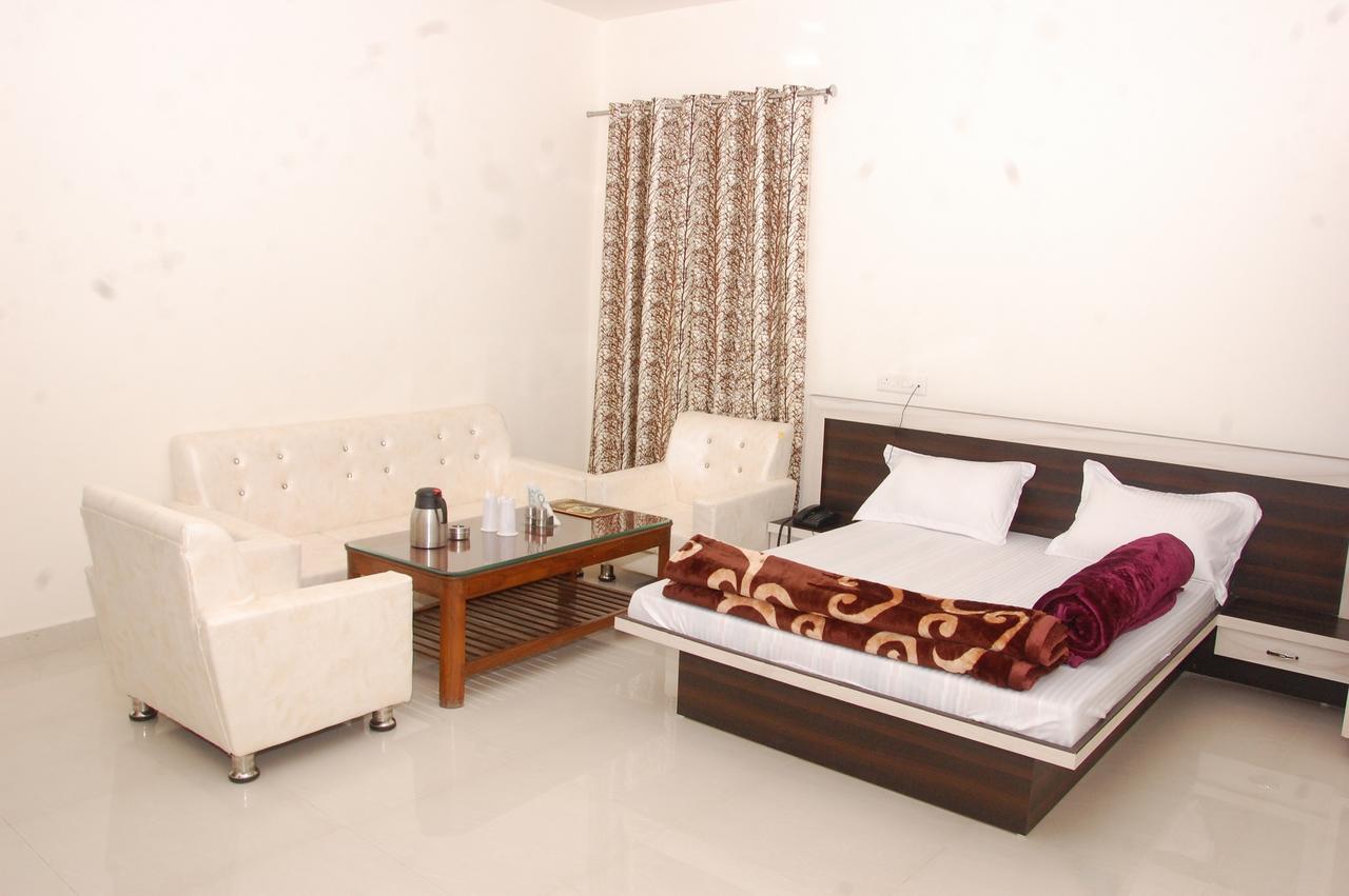 Hotel Prem Bandhan Hisār Exterior foto